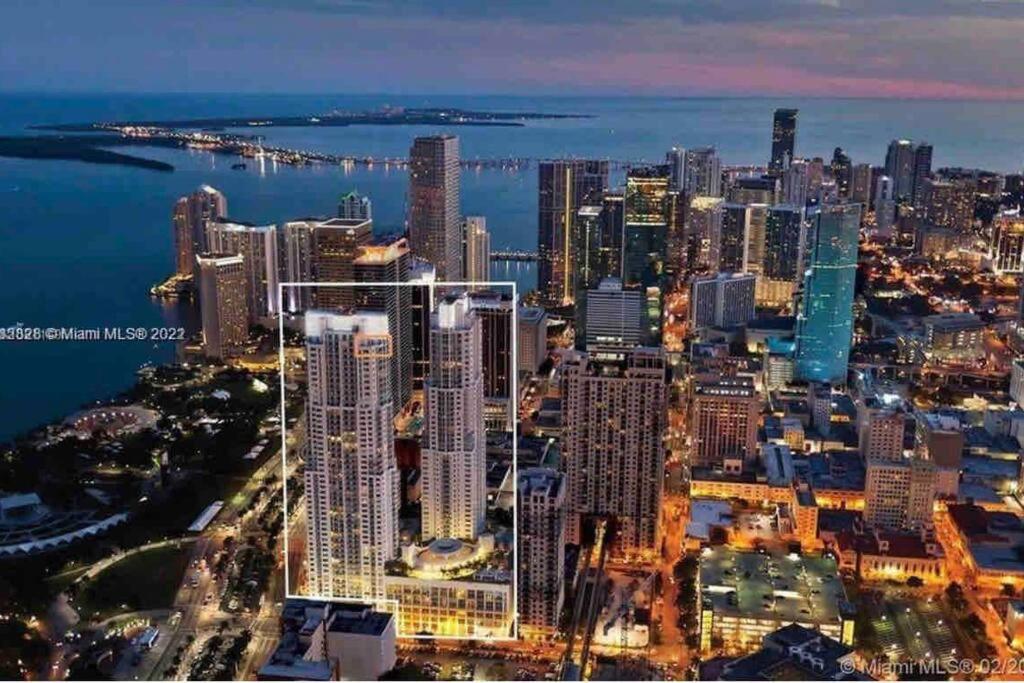 Resort And Luxurious Living In Downtown Miami Exterior photo